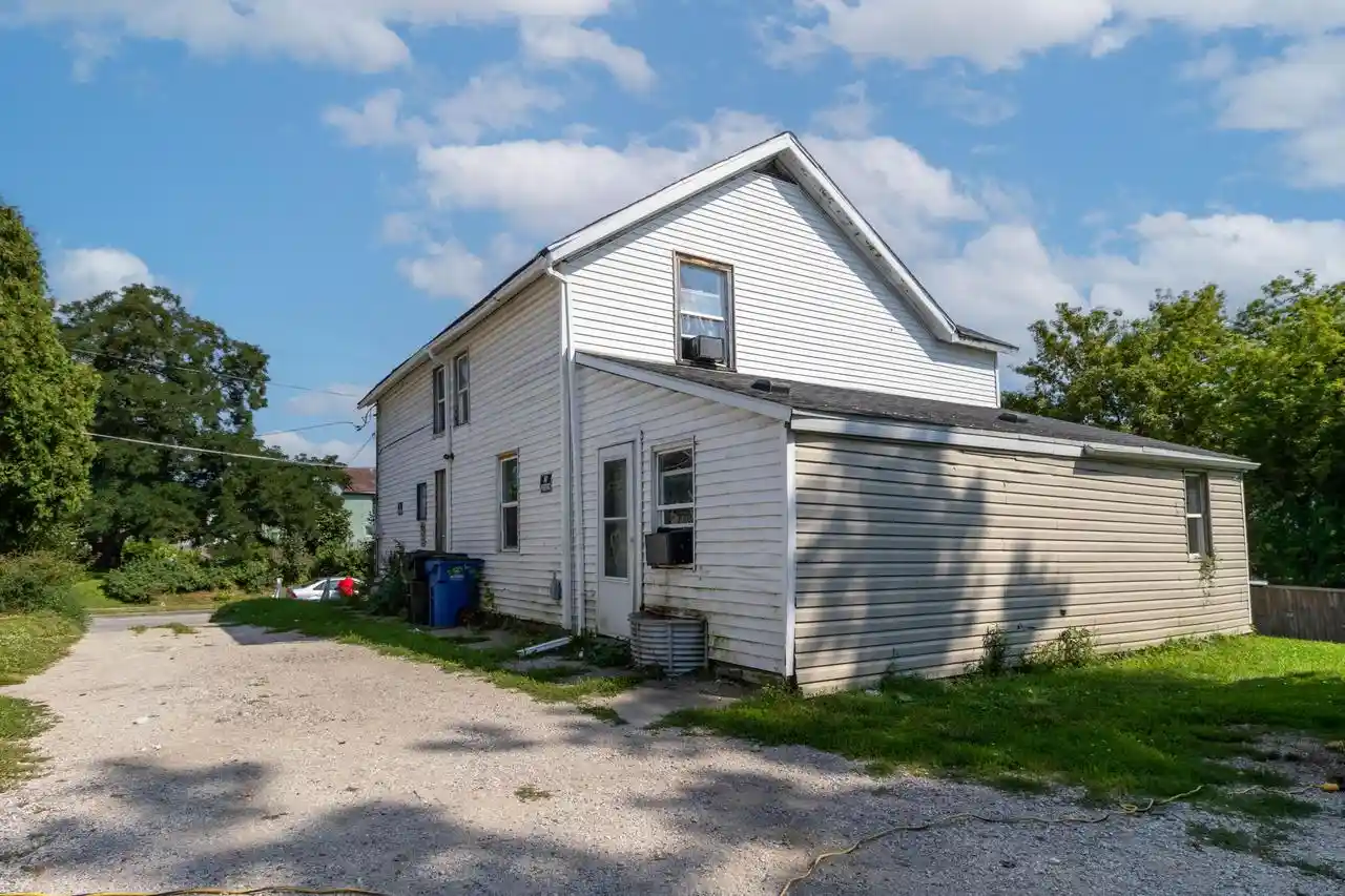 4th image of 1124 Lasalle Street Street, Racine, WI 53404 | MLS# 1977120