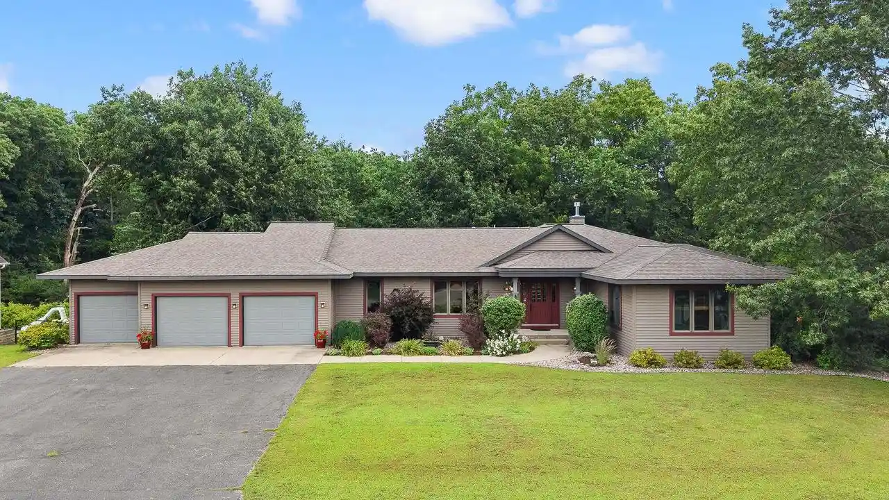 1st image of 2903 Wood Thrush Circle Circle, Portage, WI 53901 | MLS# 2030962