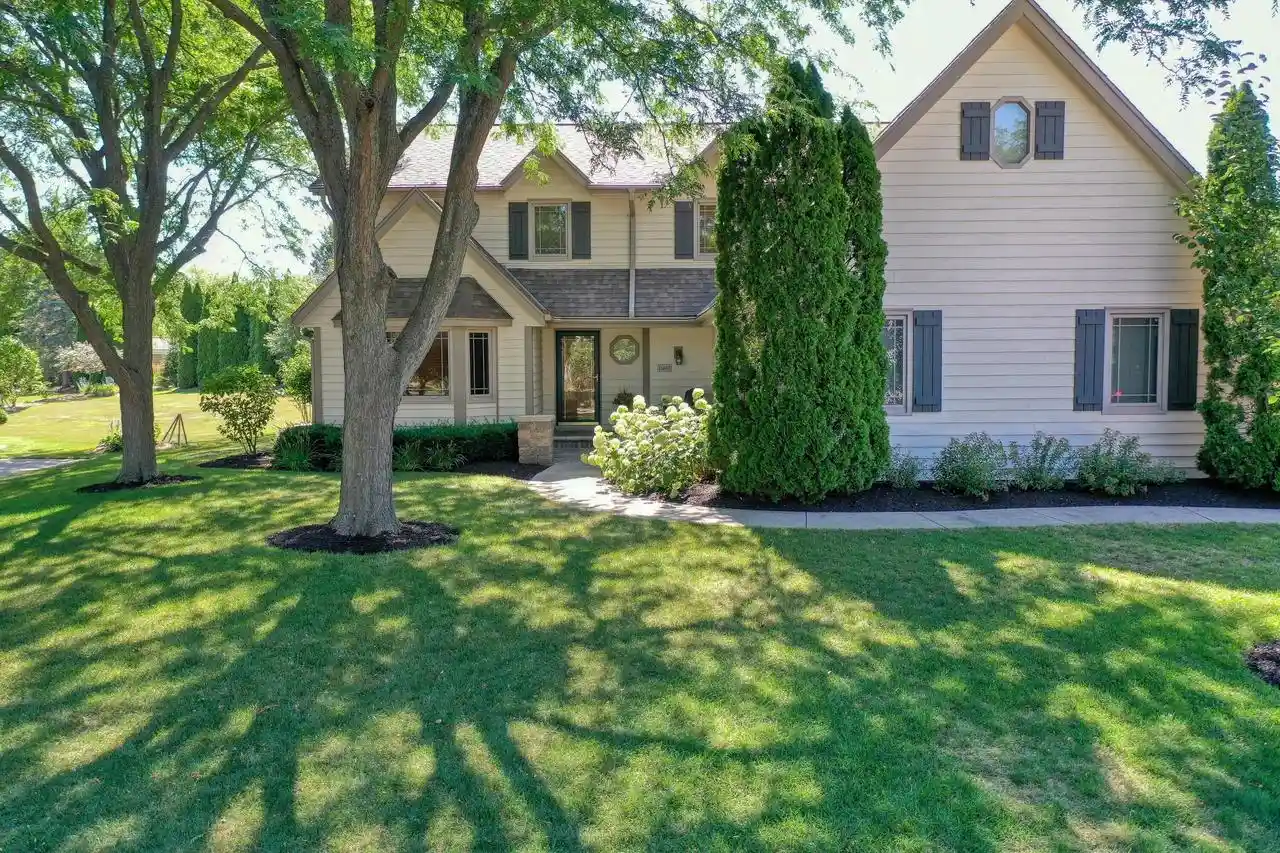 1st image of 13865 W Linfield Dr Dr, New Berlin, WI 53151 | MLS# 1977121