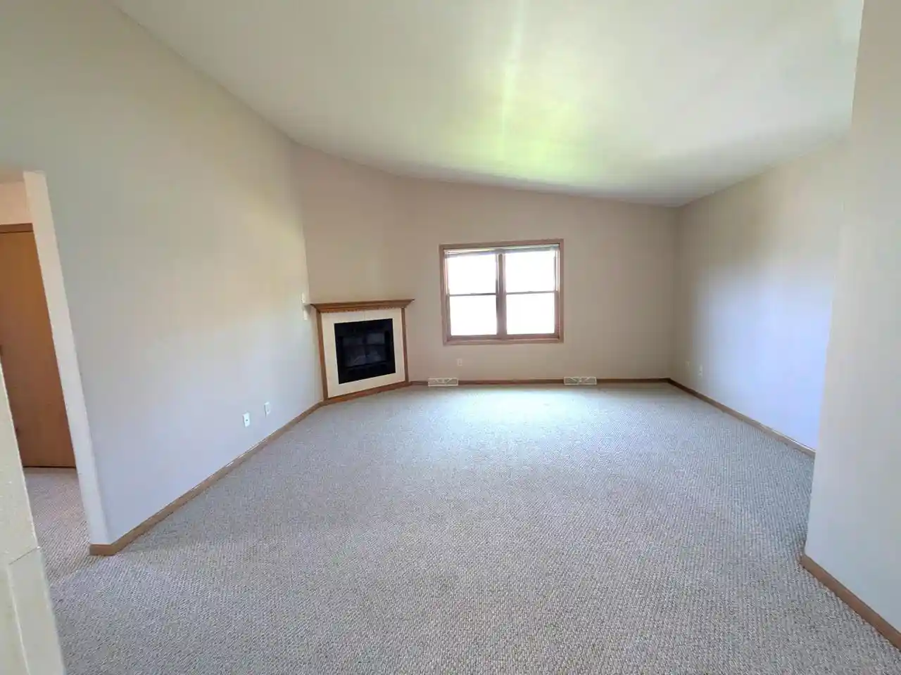 24th image of 1109 Firethorn Dr Dr #1, West Bend, WI 53090 | MLS# 1977123