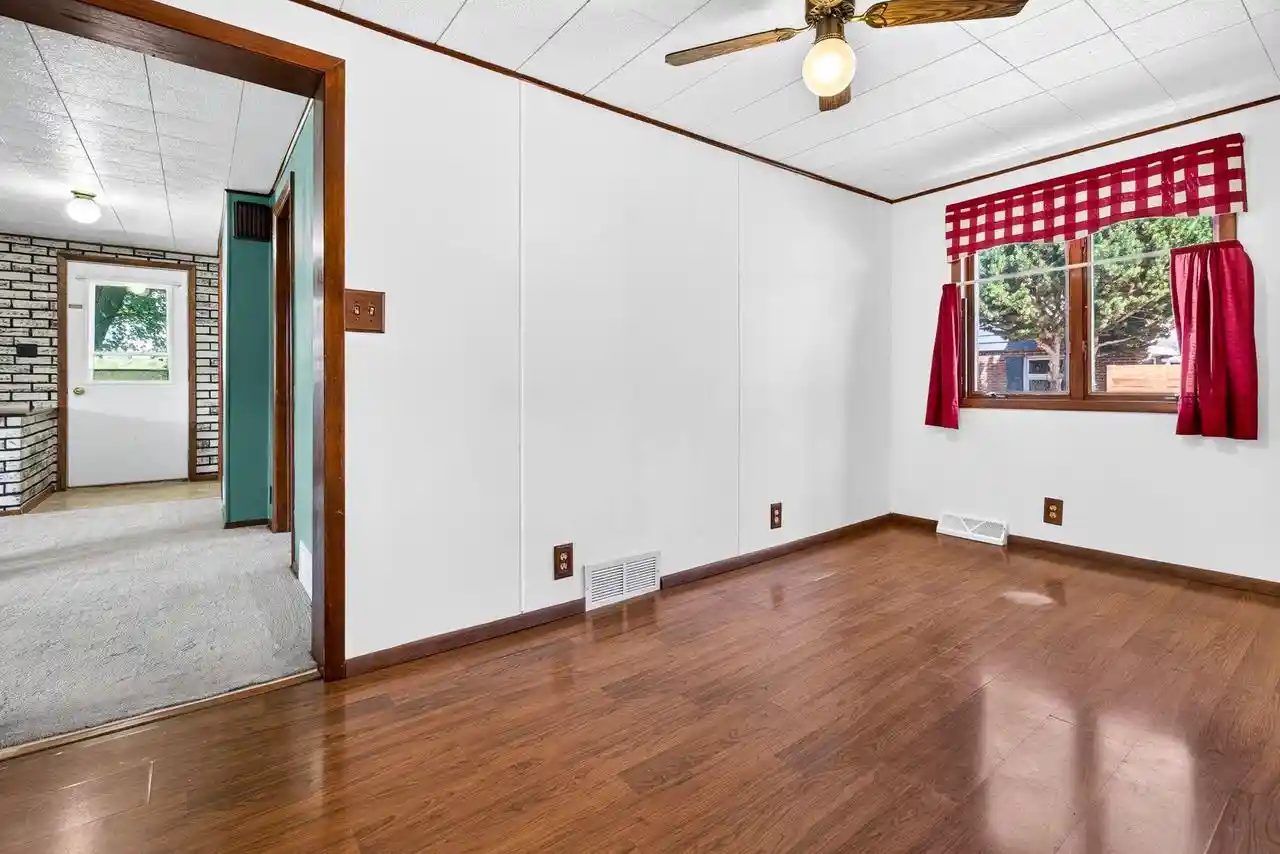 Photo 2 of Single family home for sale at N8271 Lakeshore Dr Dr, Fond Du Lac, WI 54937 | MLS# 50331408 | Listing updated on 2026-09-04