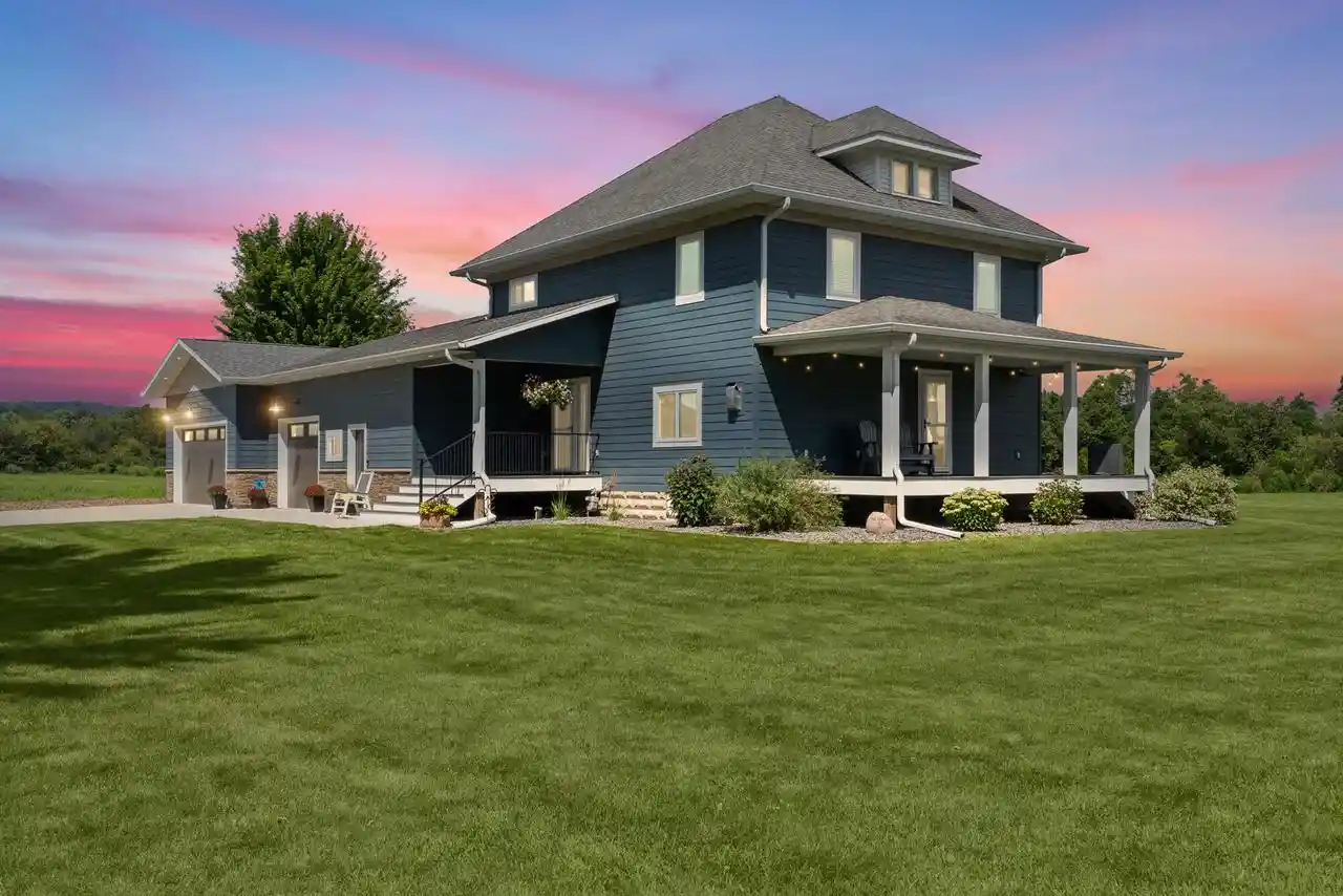 1st image of N20622 Oak Ridge Dr Dr, Galesville, WI 54630 | MLS# 1977125
