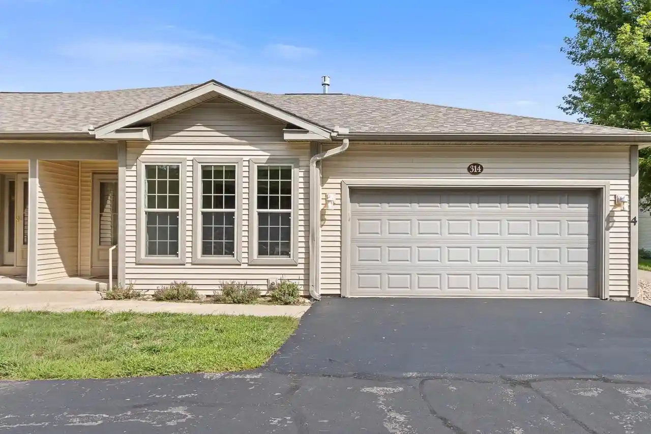 1st image of 314 Henry Dr Dr #4, Portage, WI 53901 | MLS# 2030966
