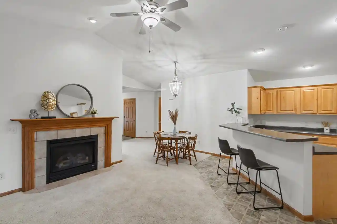 4th image of 314 Henry Dr Dr, Portage, WI 53901