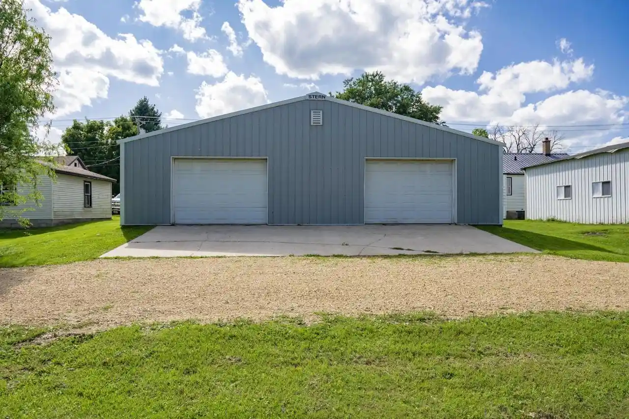 2nd image of 1016 Academy Street Street, Elroy, WI 53929 | MLS# 2030967