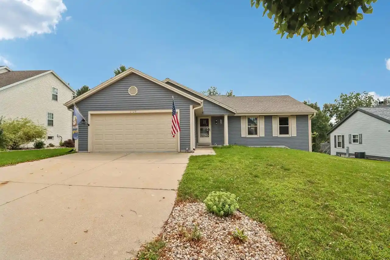 Photo 1 of Single family home for sale at 2729 Brighton Dr Dr, Waukesha, WI 53188 | MLS# 1977129 | Listing updated on 2026-09-25