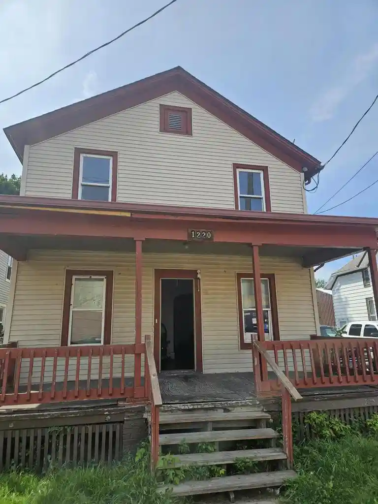 1st image of 1220 N Memorial Dr Dr, Racine, WI 53404 | MLS# 1977133