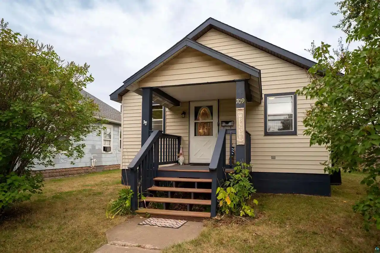 Photo 1 of Single family home for sale at 709 3rd Avenue E, Ashland, WI 54806 | MLS# 6127496 | Listing updated on 2026-09-10