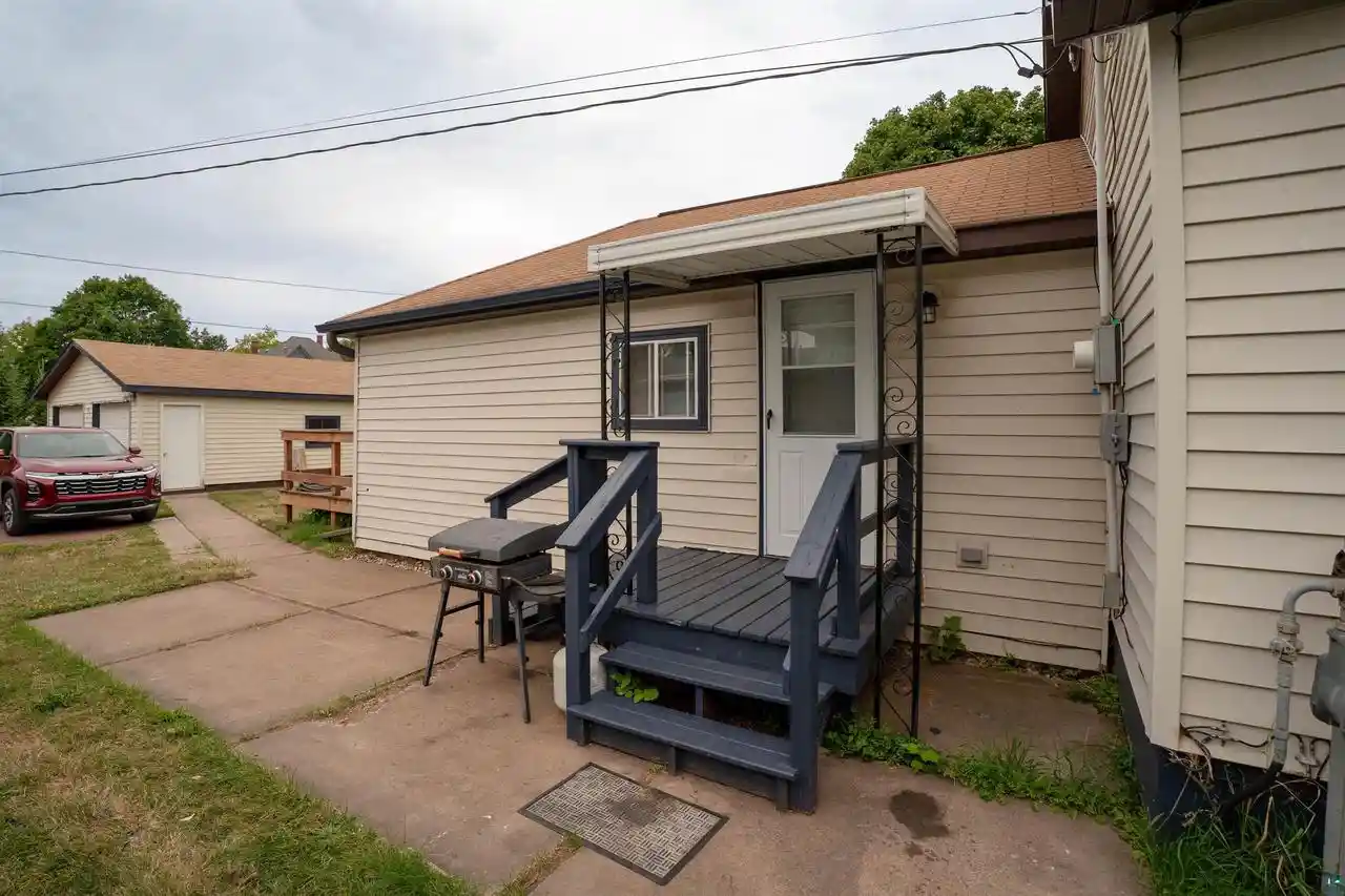 Photo 2 of Single family home for sale at 709 3rd Avenue E, Ashland, WI 54806 | MLS# 6127496 | Listing updated on 2026-09-10