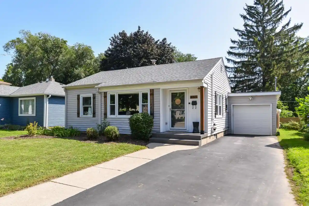 Photo 1 of Sale Pending at 633 N Hine Avenue Avenue, Waukesha, WI 53188 | MLS# 1977135 | Listing updated on 2026-08-24