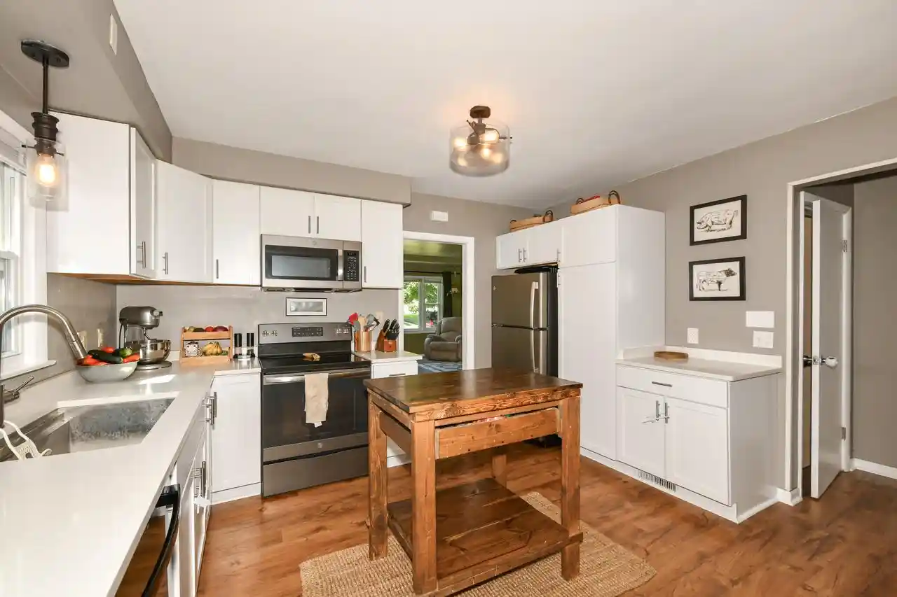 Photo 2 of Sale Pending at 633 N Hine Avenue Avenue, Waukesha, WI 53188 | MLS# 1977135 | Listing updated on 2026-08-24