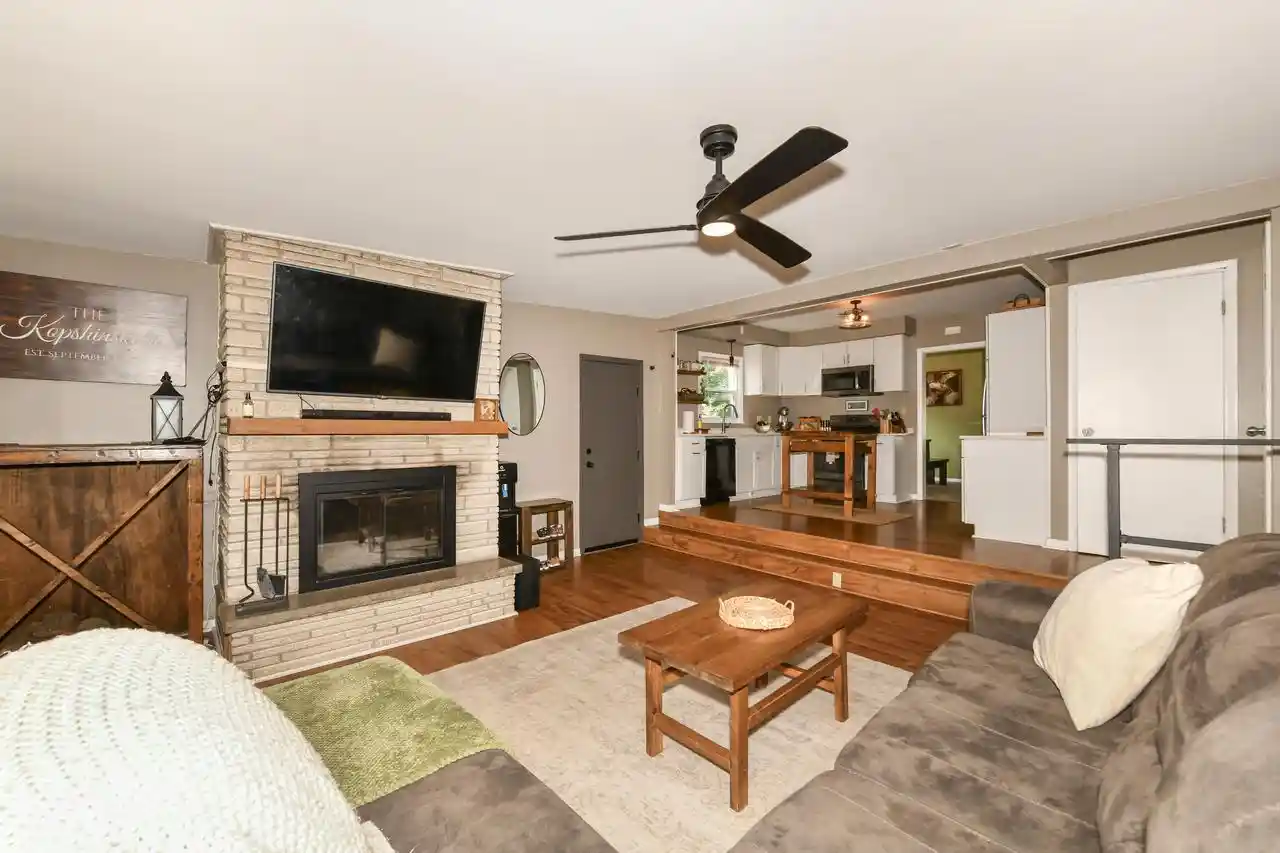 Photo 3 of Sale Pending at 633 N Hine Avenue Avenue, Waukesha, WI 53188 | MLS# 1977135 | Listing updated on 2026-08-24