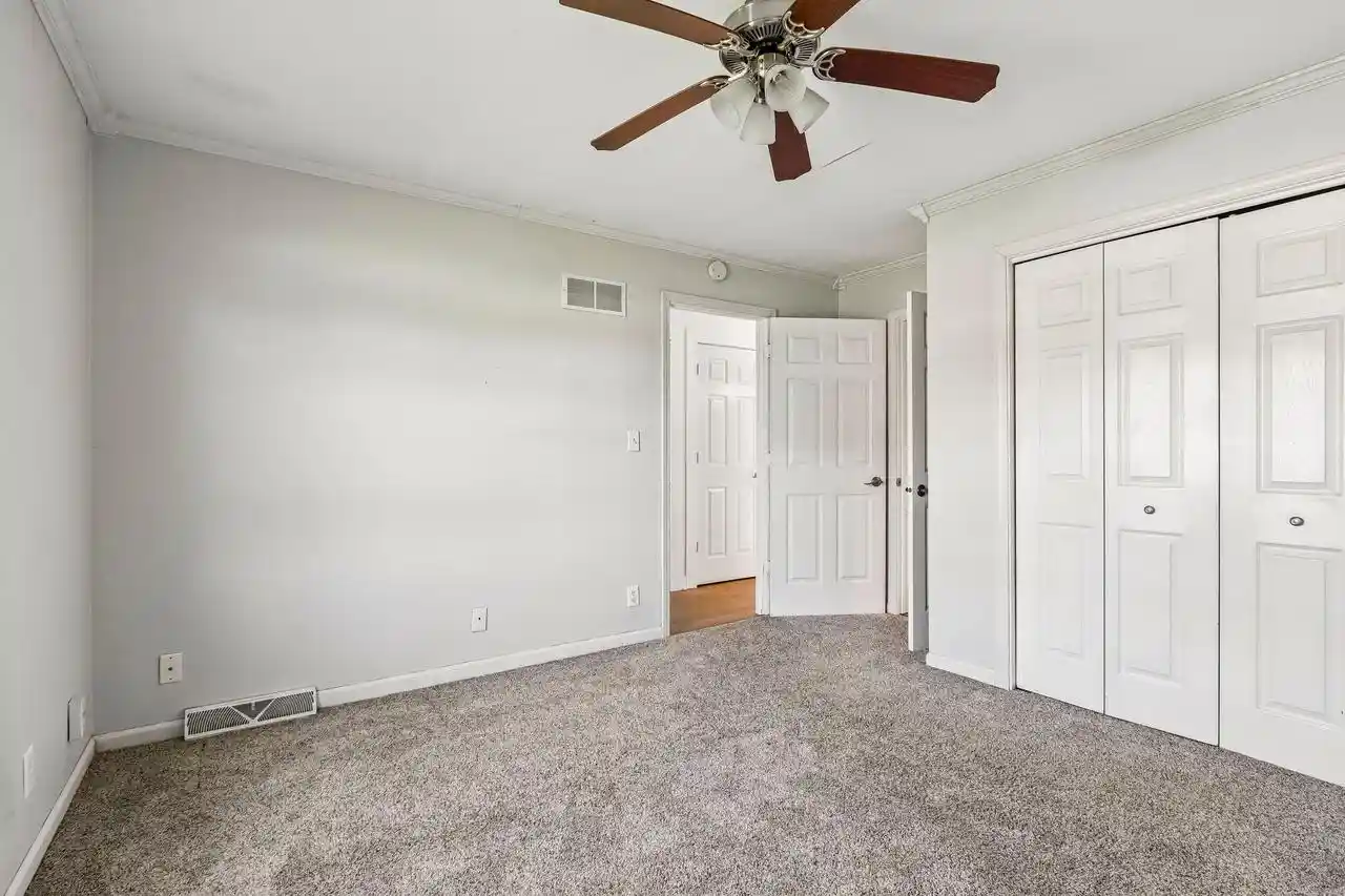 Photo 4 of Condo for sale at 10354 W Parkwood Dr Dr, Franklin, WI 53132 | MLS# 1977141 | Listing updated on 2026-09-03
