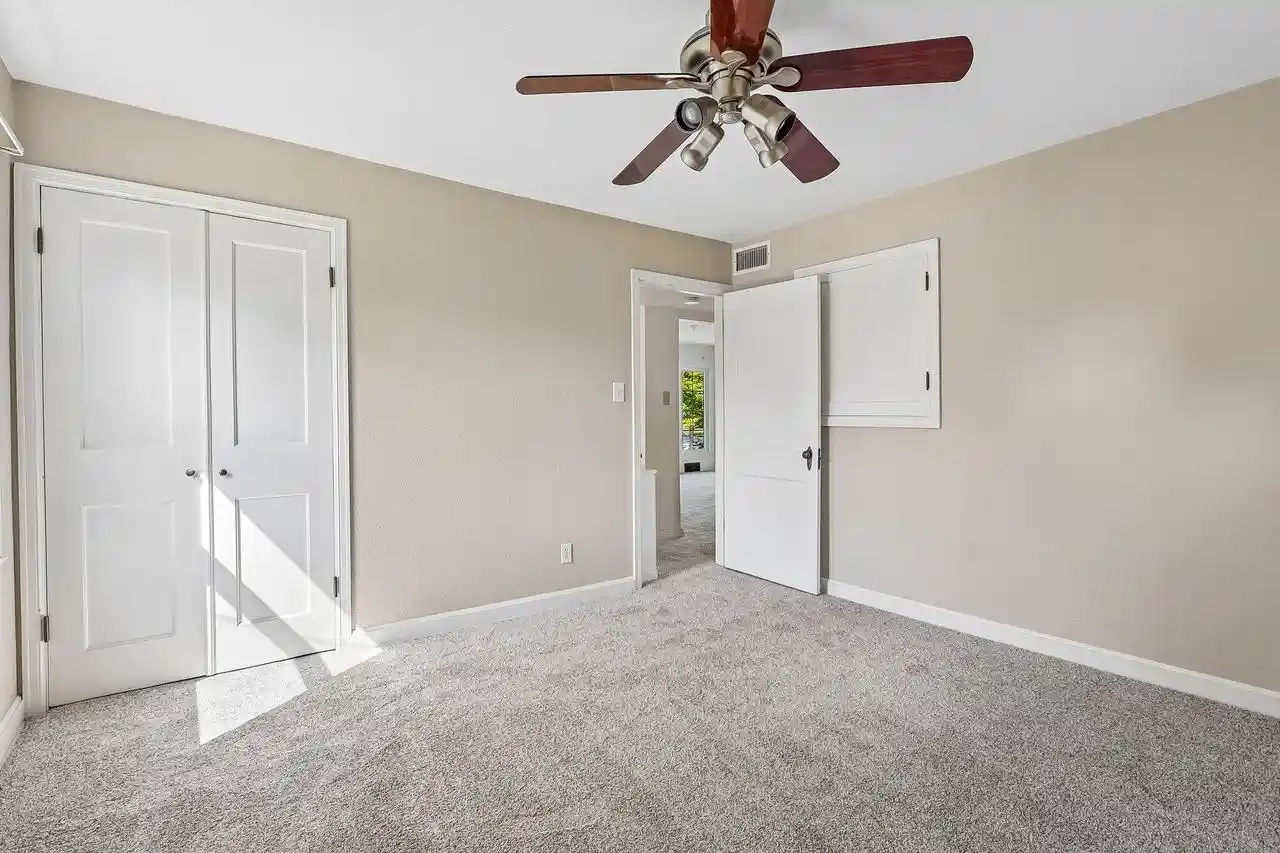 4th image of 5555 N Mohawk Avenue Avenue, Glendale, WI 53217 | MLS# 1977148