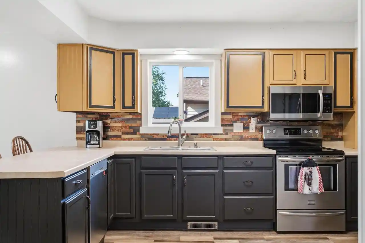 4th image of 1211 Oak Avenue N Avenue N, Onalaska, WI 54650 | MLS# 1977150
