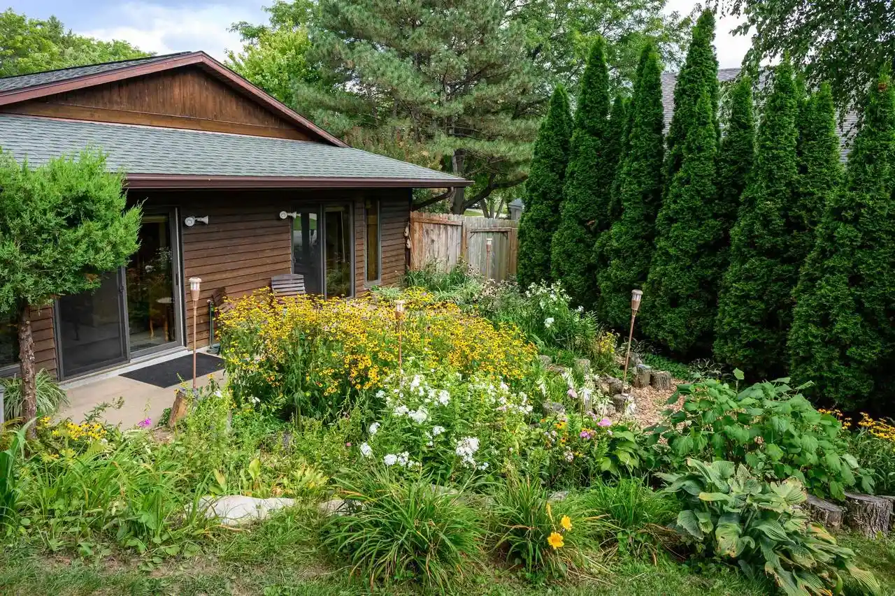 3rd image of 602 Hickory Court Court, Verona, WI 53593 | MLS# 2030972