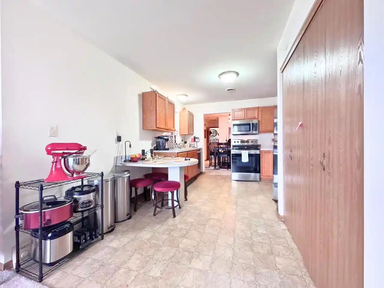 Listing Photo 4 - Condo for sale in building located at 6731 Mariner Dr Dr, Mount Pleasant, WI 53406 - Unit #E-6