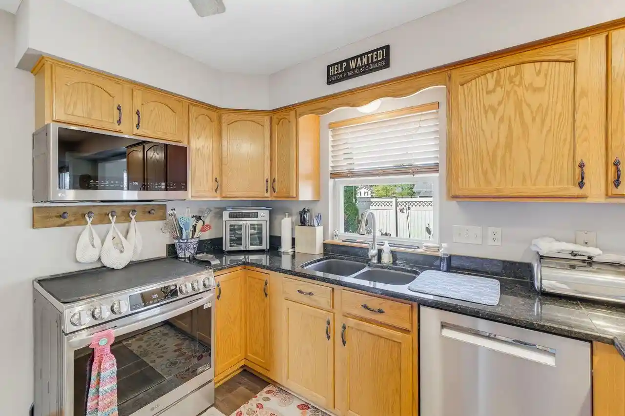 Photo 3 of Single family home for sale at 5730 Eagle Point Dr Dr, Caledonia, WI 53406 | MLS# 1977158 | Listing updated on 2026-10-06