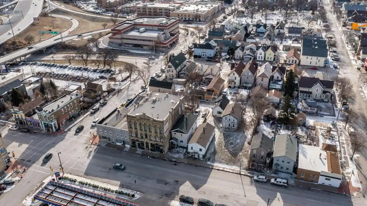 1st image of 915 W National Avenue Avenue, Milwaukee, WI 53204 | MLS# 1977163