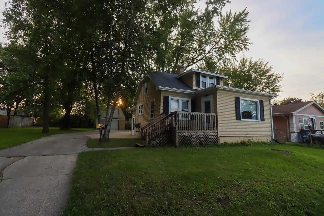 1st image of 1512 Virginia Street Street, Racine, WI 53405 | MLS# 1977169
