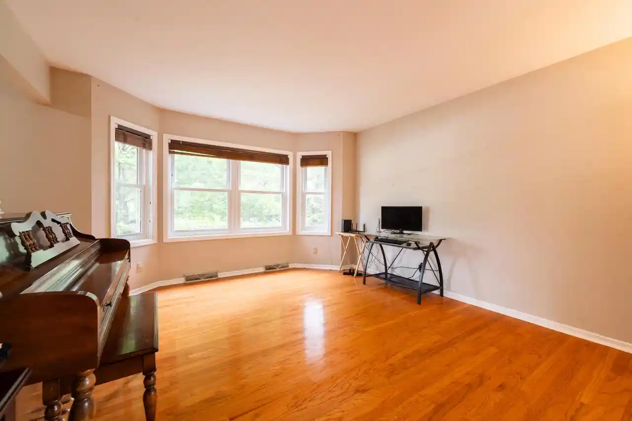 3rd image of N102W15801 Flintlock Trail Trail, Germantown, WI 53022 | MLS# 1977175