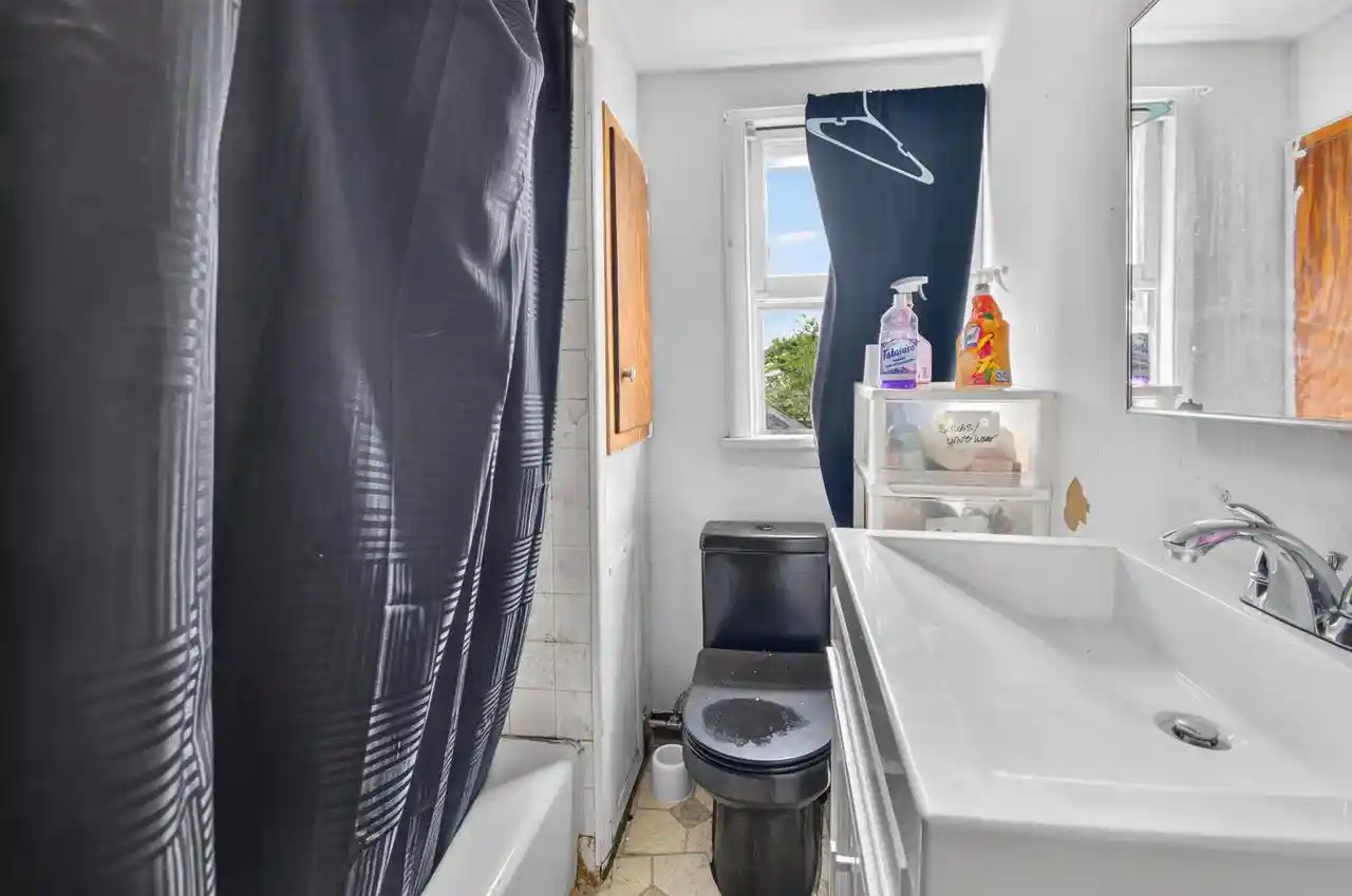 Photo 4 of Single family home for sale at 1007 43Rd Street Street, Kenosha, WI 53140 | MLS# 1977176 | Listing updated on 2026-10-01