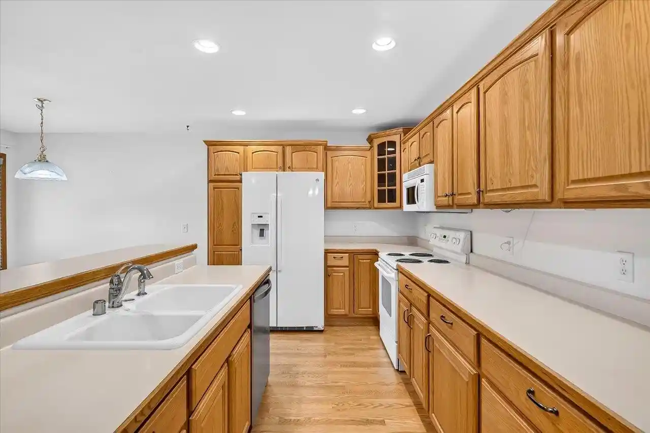 Photo 4 of Condo for sale at 622 Springbrook Cir #43, Deforest, WI 53532 | MLS# 2030985 | Listing updated on 2026-09-24