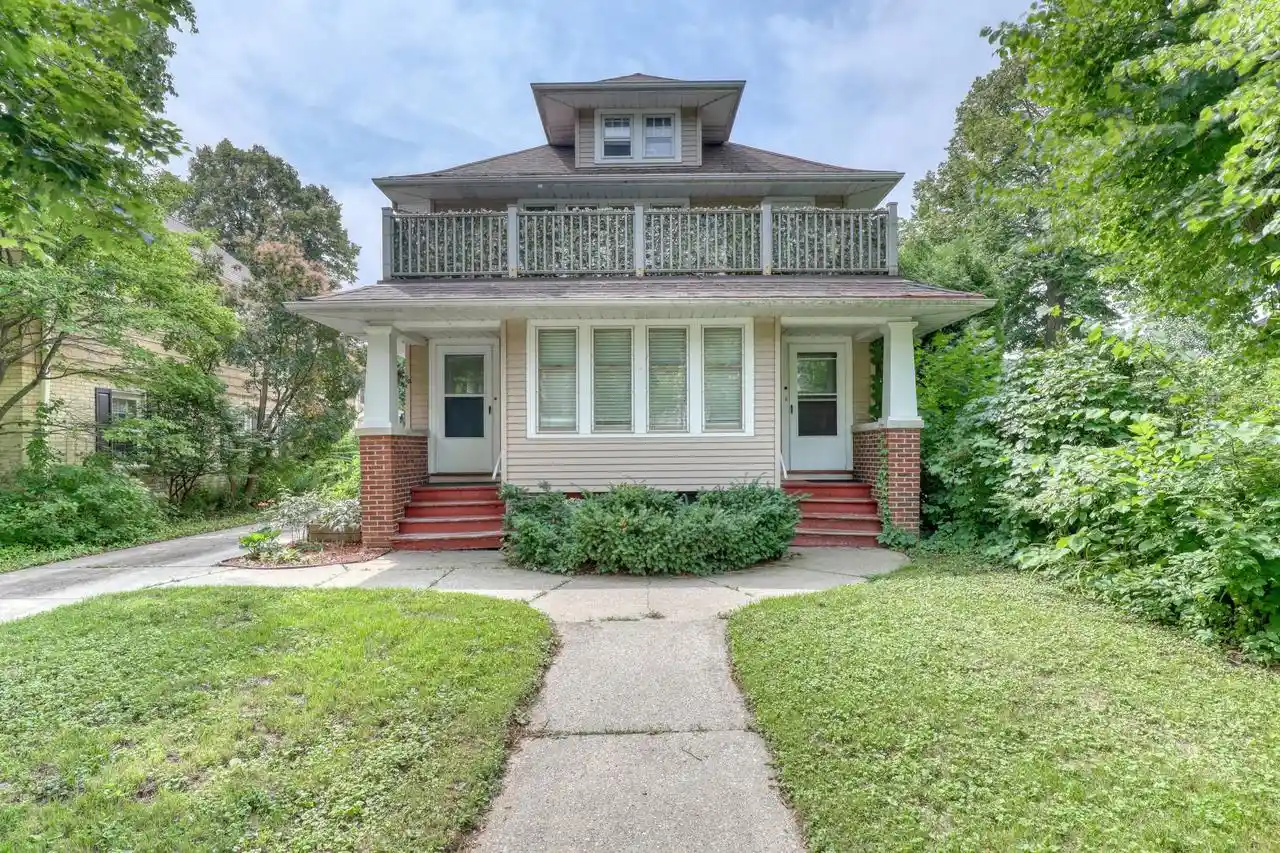 1st image of 2013 E Wood Pl Pl #2015, Shorewood, WI 53211 | MLS# 1977187