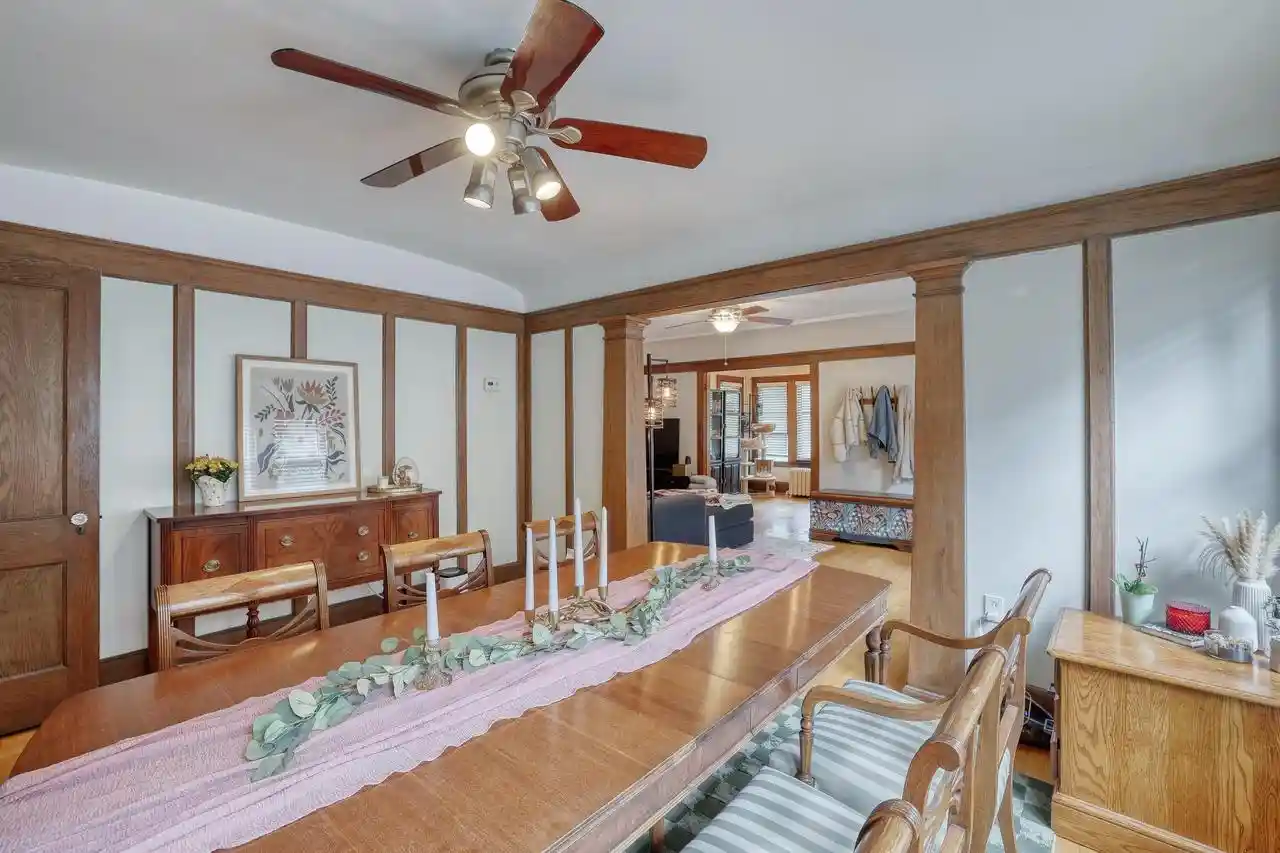 4th image of 2013 E Wood Pl Pl, Shorewood, WI 53211