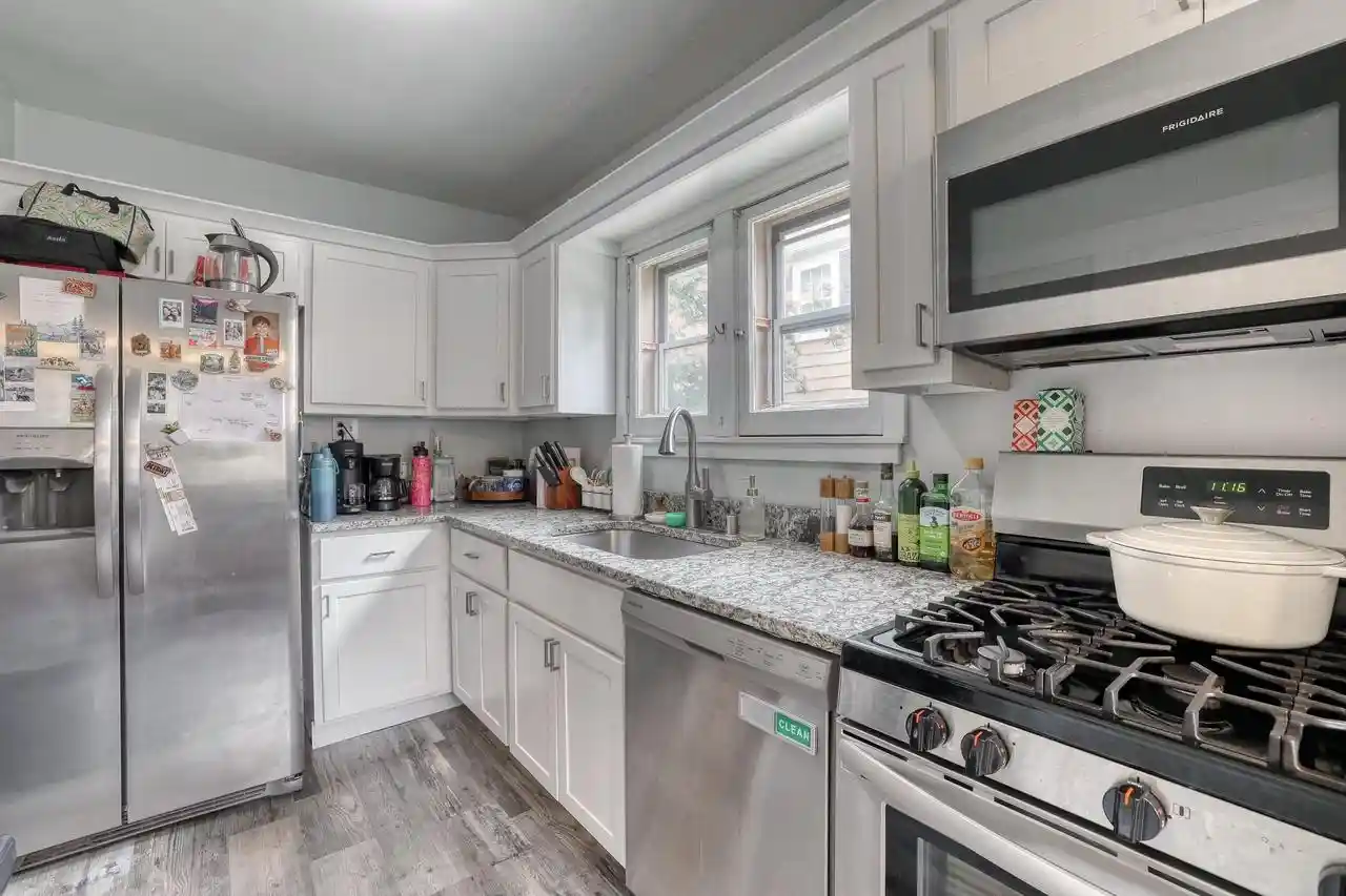 2nd image of 2013 E Wood Pl Pl, Shorewood, WI 53211