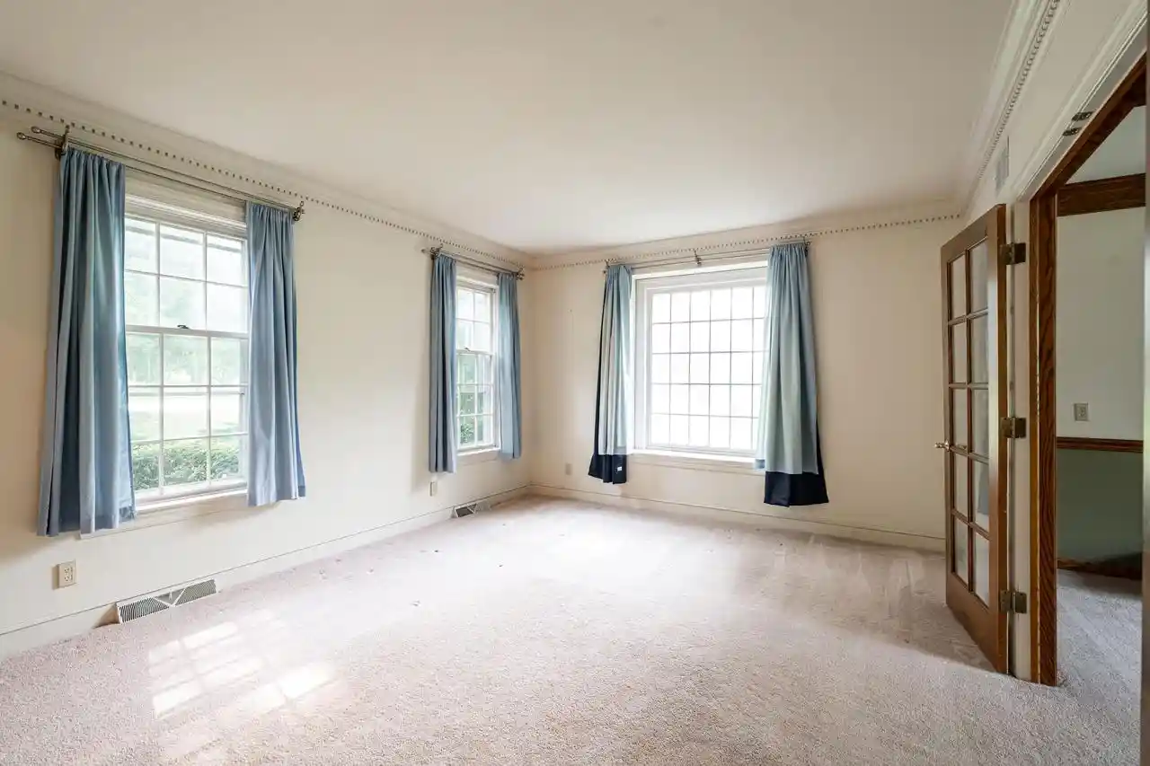 5th image of 11723 N Bridgewater Dr Dr, Mequon, WI 53092 | MLS# 1977192