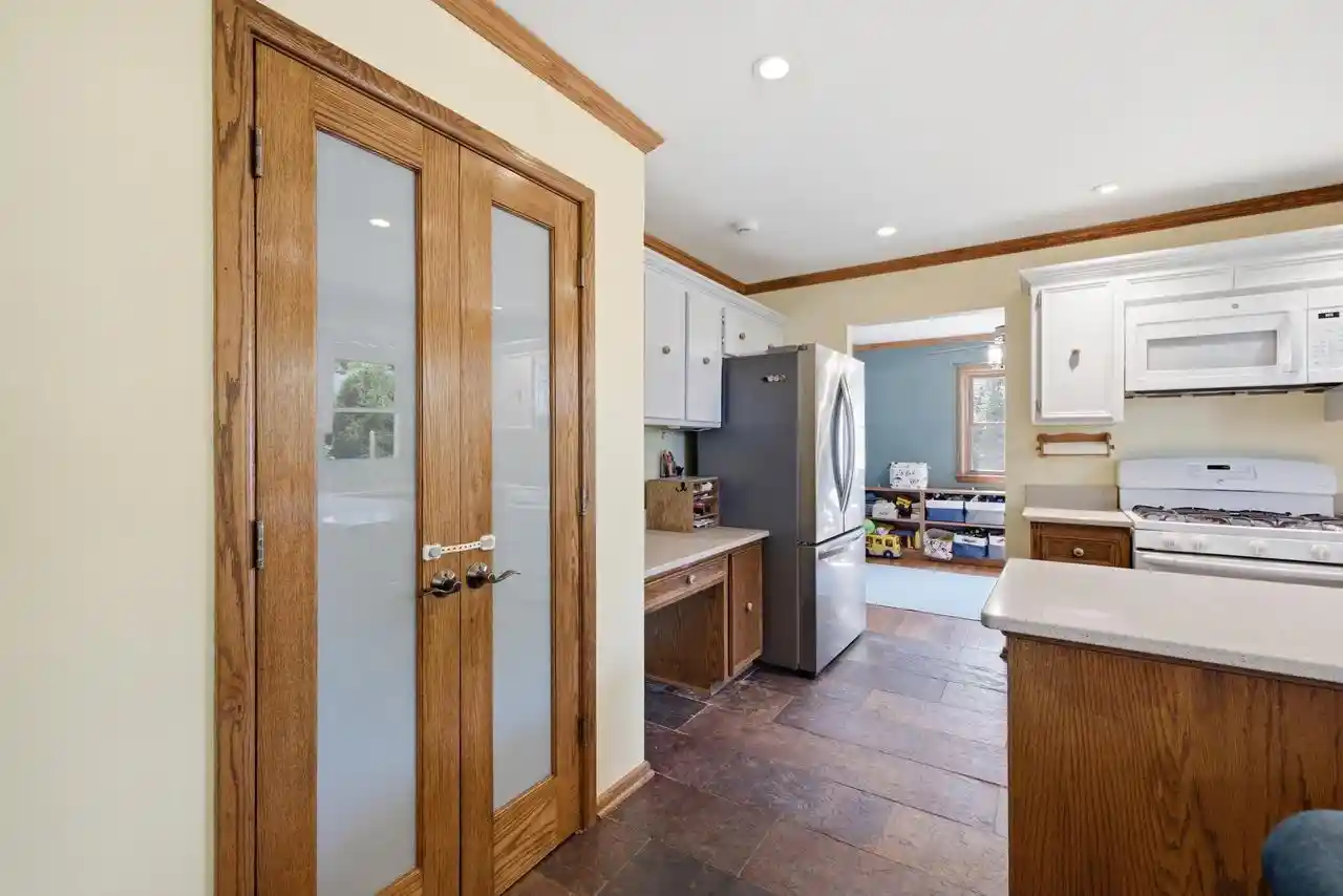 Photo 4 of Single family home for sale at 1930 Sunnyside Dr Dr, Waukesha, WI 53186 | MLS# 1977193 | Listing updated on 2026-08-23