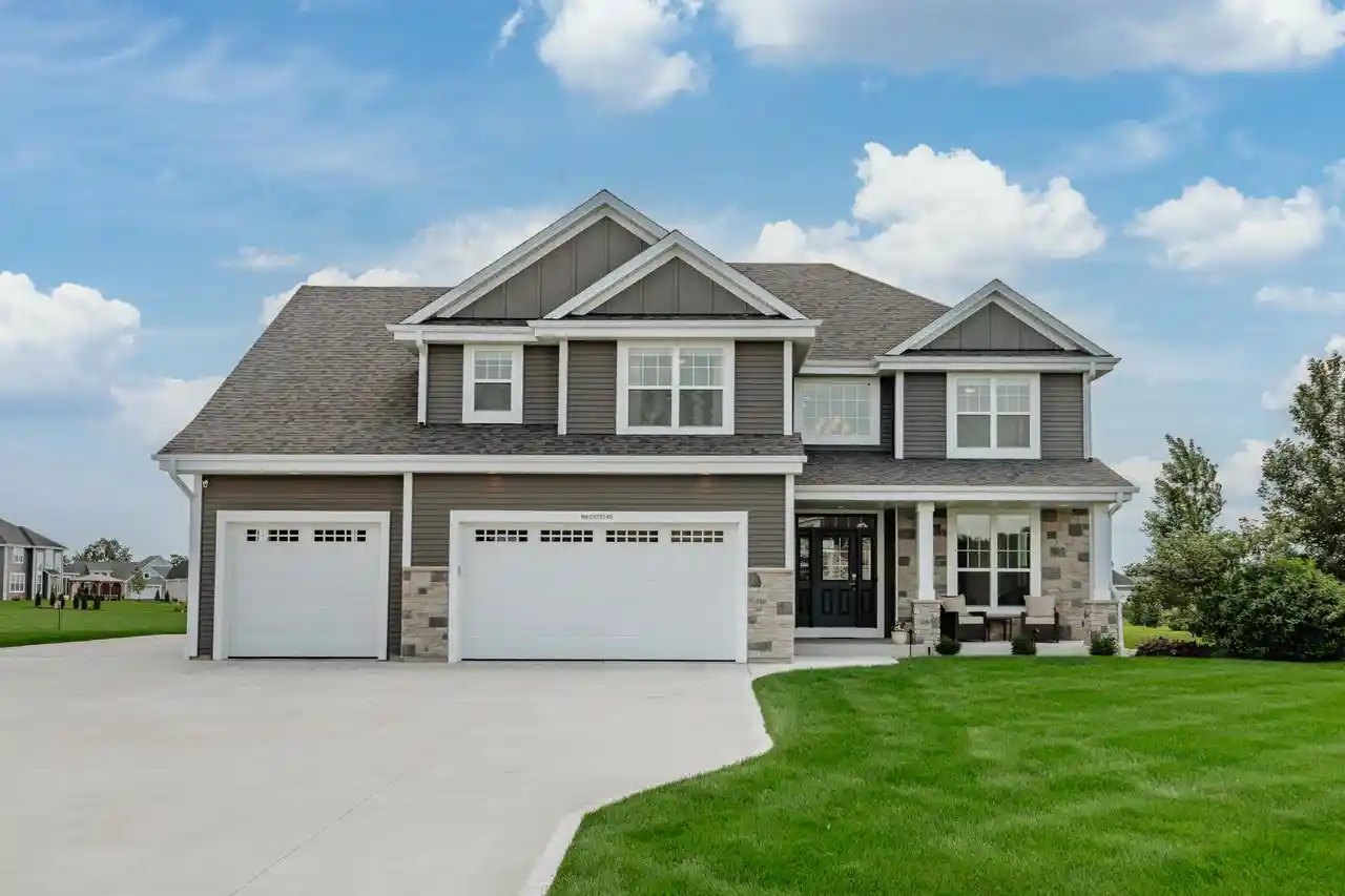 1st image of N91w27745 N Red Fox Run Run, Hartland, WI 53029 | MLS# 1977197