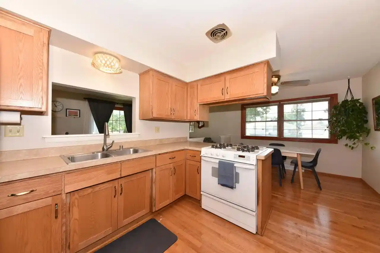 Photo 4 of Single family home for sale at 5405 N Shasta Dr Dr, Glendale, WI 53209 | MLS# 1977198 | Listing updated on 2026-09-09