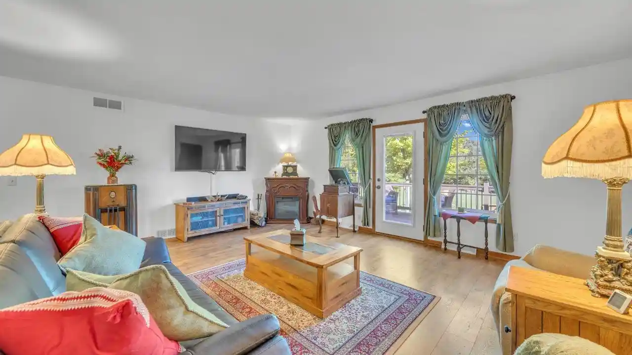 3rd image of 1632 Crane Court Court, Sheboygan Falls, WI 53085 | MLS# 1977207