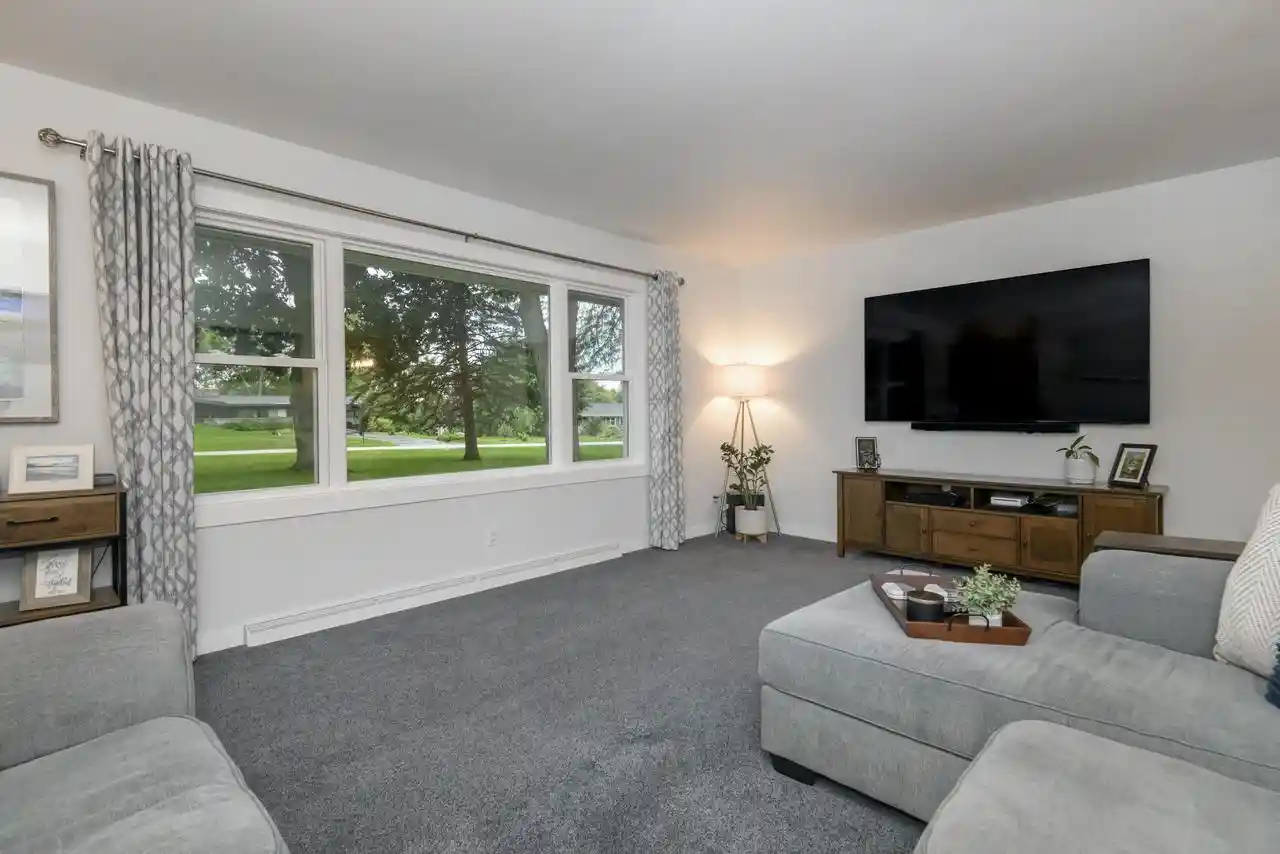 Photo 4 of Sale Pending at 334 Maple Way S Way S, Waukesha, WI 53188 | MLS# 1977205 | Listing updated on 2026-09-25