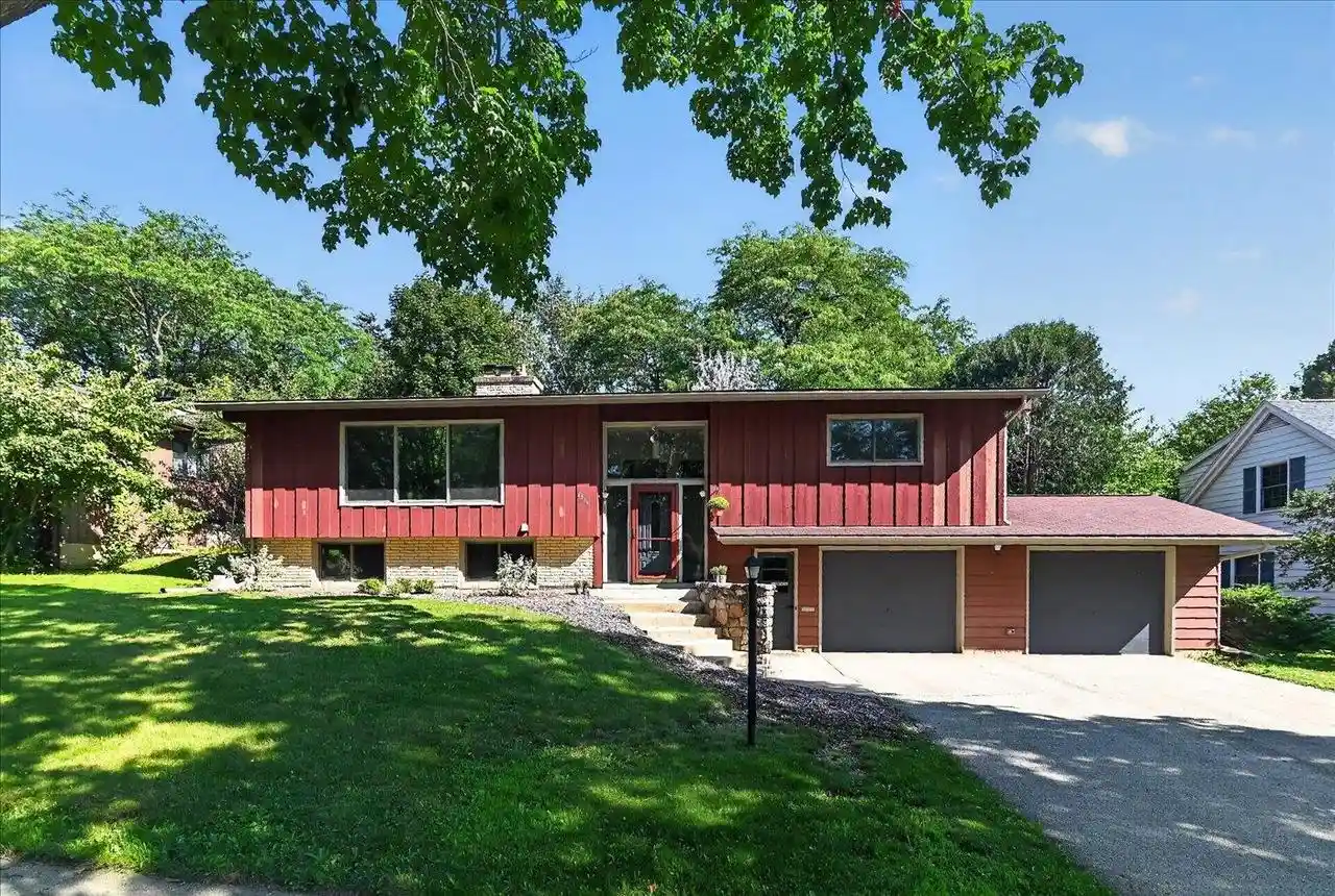 Single family home for sale at 6506 Gettysburg Dr Dr, Madison, WI 53705 | MLS# 2030998