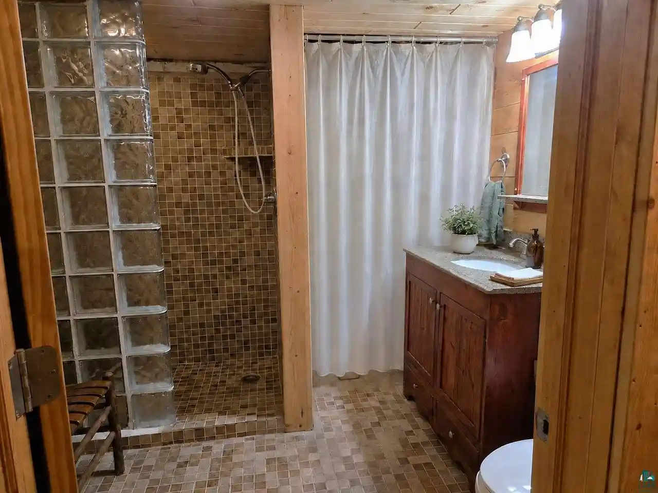 Photo 4 of Single family home for sale at 409 13Th Ave Ave, Ashland, WI 54806 | MLS# 6127501 | Listing updated on 2026-08-21