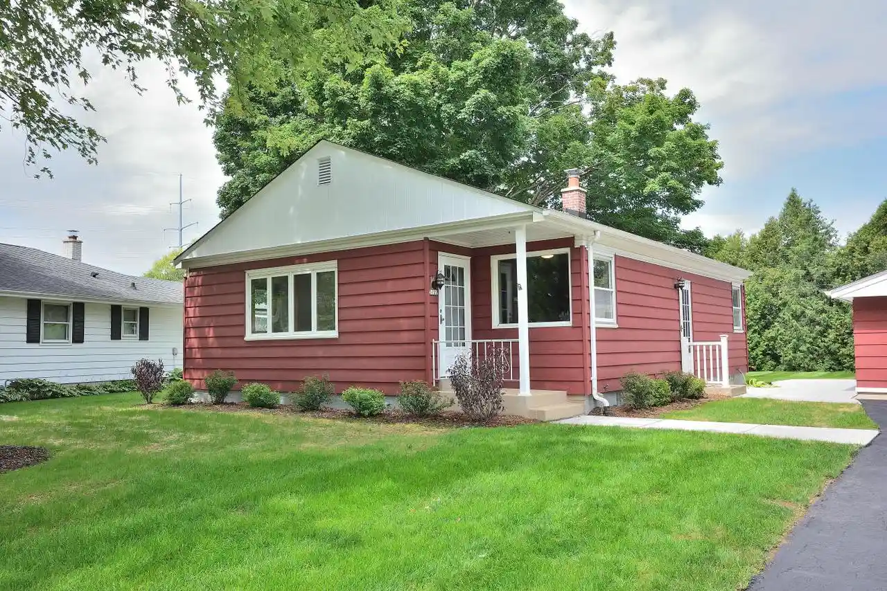 Photo 1 of Single family home for sale at 3122 W Rochelle Avenue Avenue, Glendale, WI 53209 | MLS# 1977220 | Listing updated on 2026-09-14