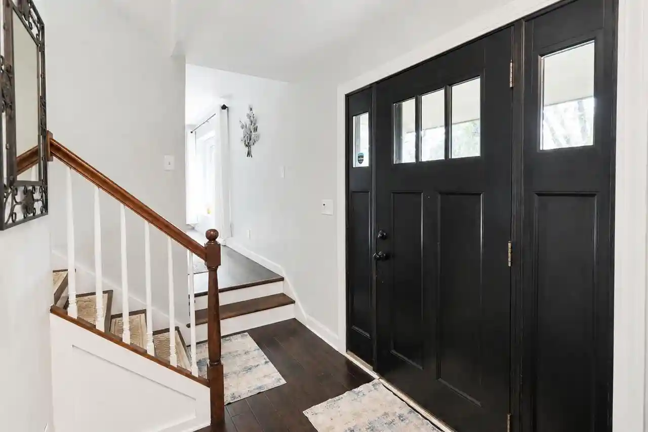 Photo 2 of Sale Pending at 7 Greenwood Court Court, Wind Point, WI 53402 | MLS# 1977223 | Listing updated on 2026-09-10