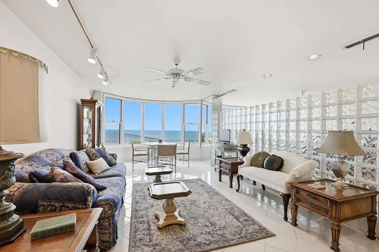 Photo 35 of Condo for sale at 2525 S Shore Dr #8E, Milwaukee, WI 53207 | MLS# 1977225 | Listing updated on 2026-09-11