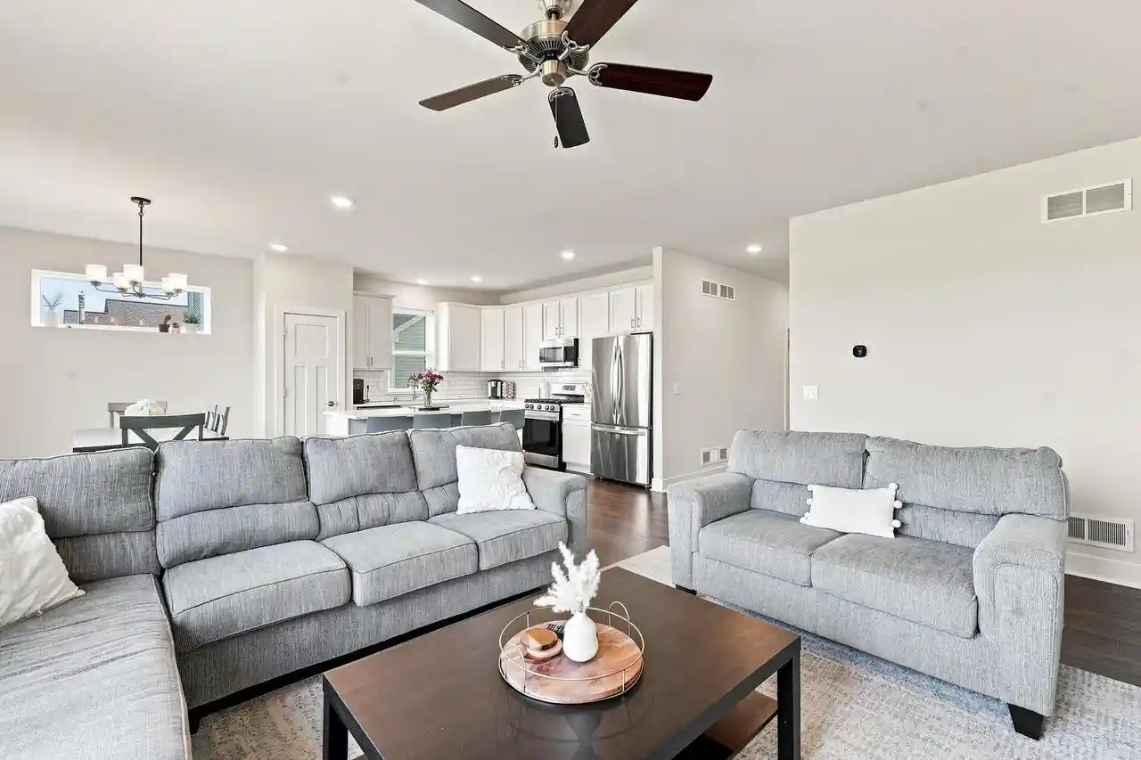 3rd image of W218N16071 Tiger Lily Dr Dr, Jackson, WI 53037 | MLS# 1977230
