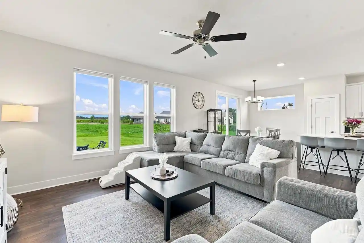 5th image of W218N16071 Tiger Lily Dr Dr, Jackson, WI 53037 | MLS# 1977230