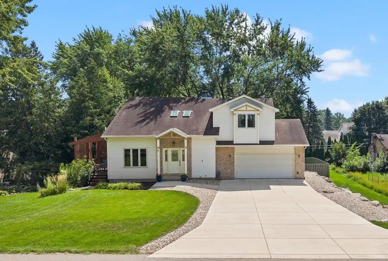 Photo 1 of Single family home for sale at 5591 Huntingwood Way Way, Waunakee, WI 53597 | MLS# 2031008 | Listing updated on 2026-09-06