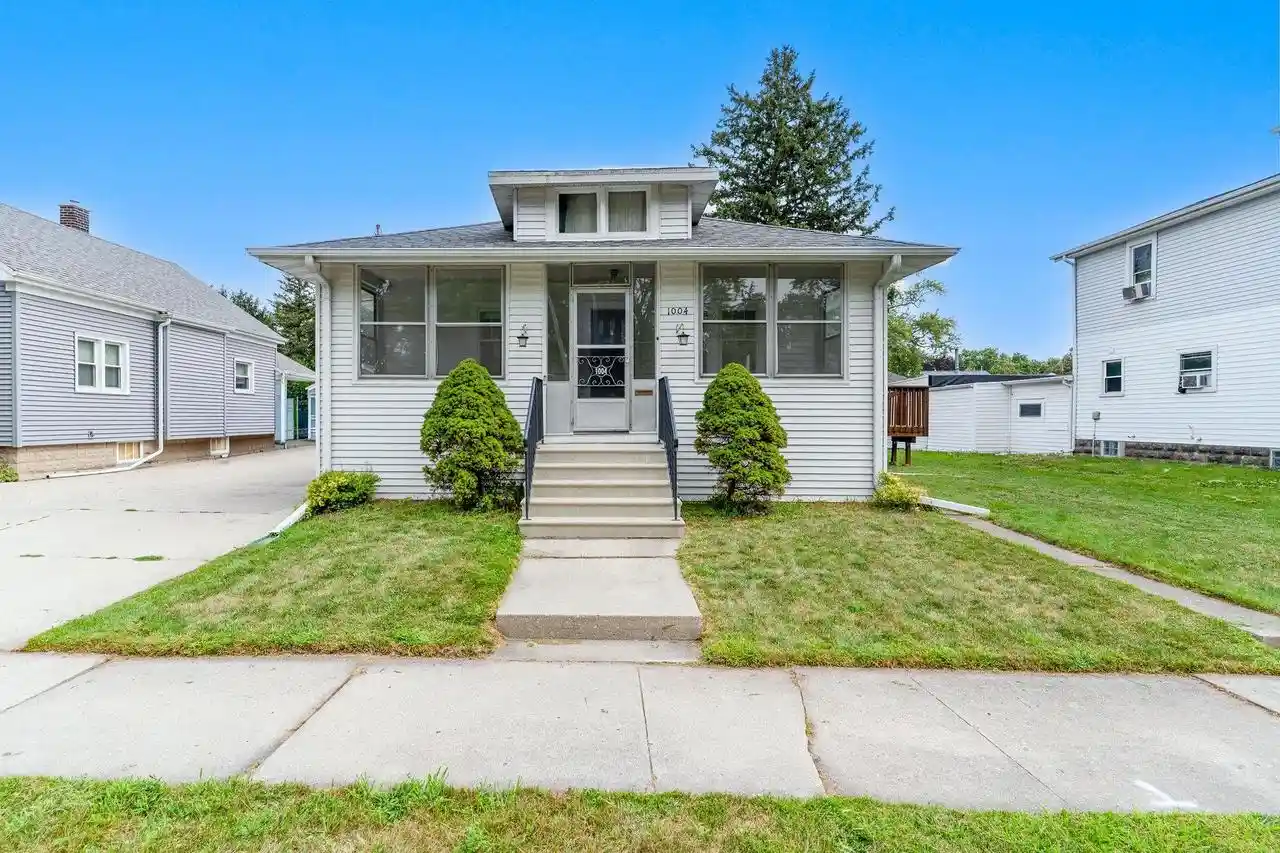 Photo 1 of Single family home for sale at 1004 Elmore Street Street, Green Bay, WI 54303 | MLS# 50331432 | Listing updated on 2026-09-11