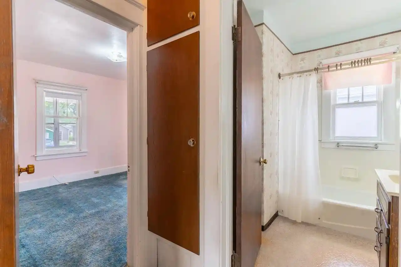 Photo 4 of Single family home for sale at 1004 Elmore Street Street, Green Bay, WI 54303 | MLS# 50331432 | Listing updated on 2026-09-11
