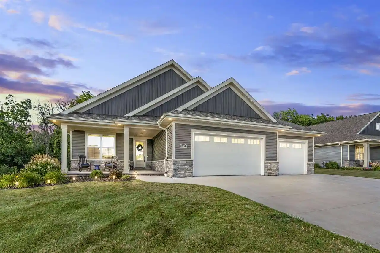 Photo 1 of Single family home for sale at 2608 Canvasback Dr Dr, Menasha, WI 54952 | MLS# 50331381 | Listing updated on 2026-09-10