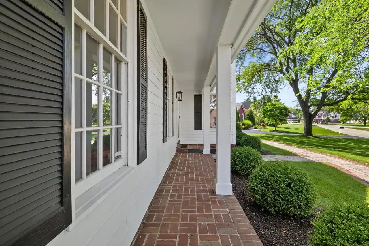 Photo 3 of Single family home for sale at 11 Redwood Ct, Racine, WI 53402 | MLS# 1977235 | Listing updated on 2026-09-16
