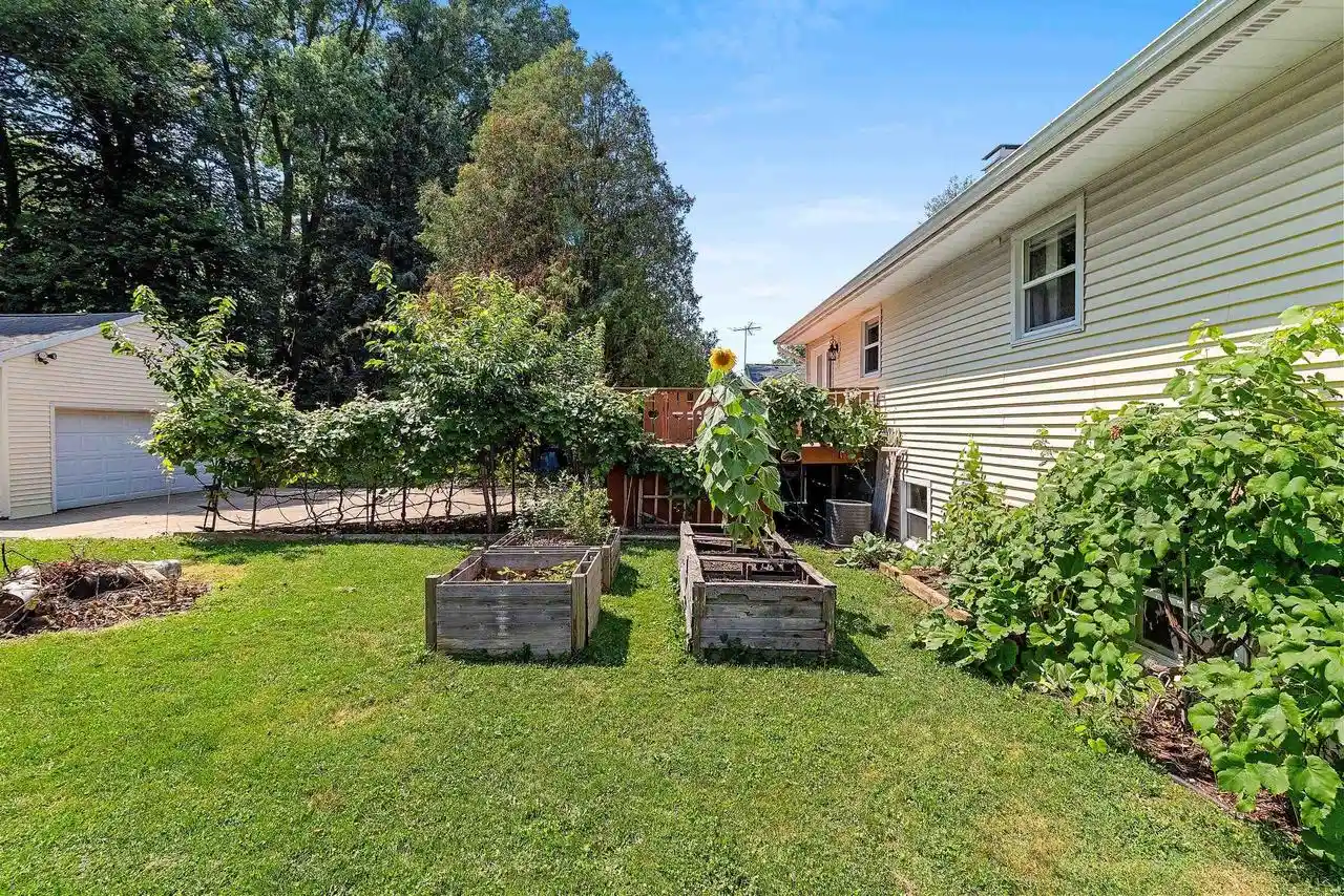 Photo 3 of Single family home for sale at 701 W 7th Street Street, Kaukauna, WI 54130 | MLS# 50331423 | Listing updated on 2026-08-24