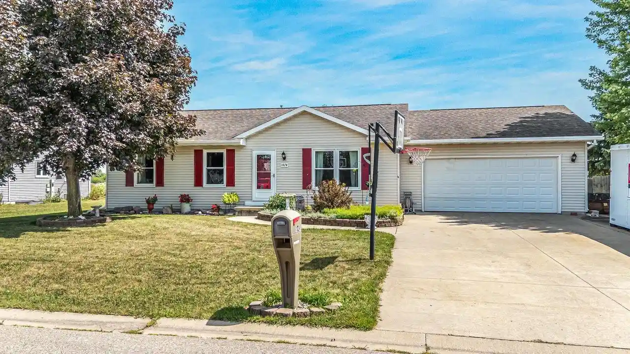 Photo 1 of Single family home for sale at 1024 Calypso Dr Dr, Winneconne, WI 54986 | MLS# 50331414 | Listing updated on 2026-08-23
